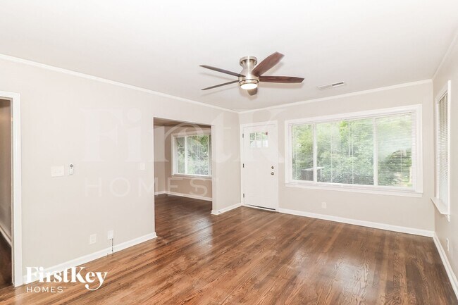 Foto del edificio - 2802 Glenvalley Dr