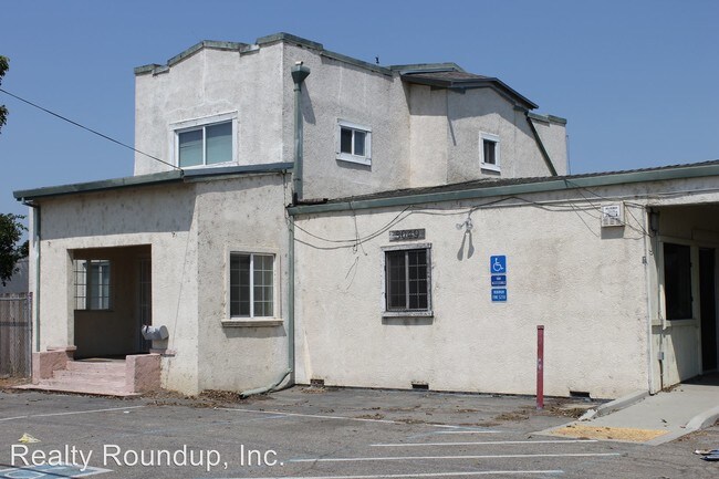 Building Photo - 3049 W Highway 12