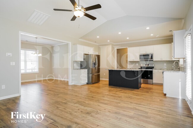 Foto del edificio - 208 Silverleaf Dr