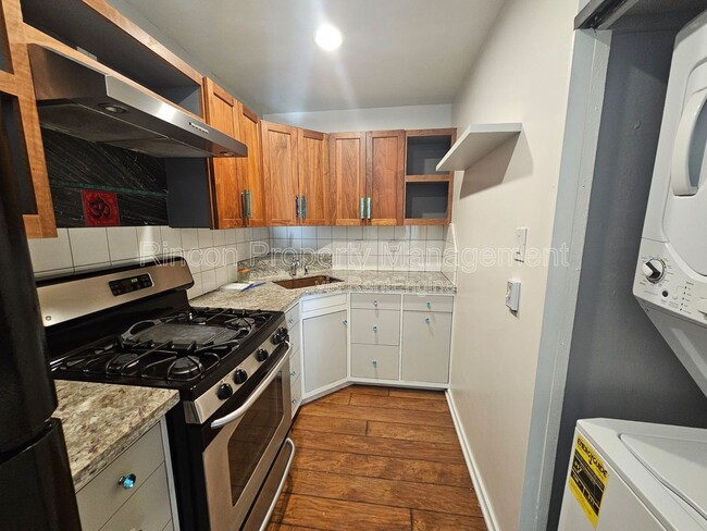 Foto del edificio - 2810 Sherwin Ave