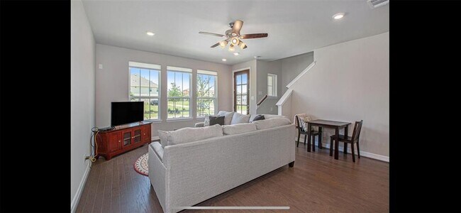 Foto del edificio - 18225 Crystal Knoll Dr