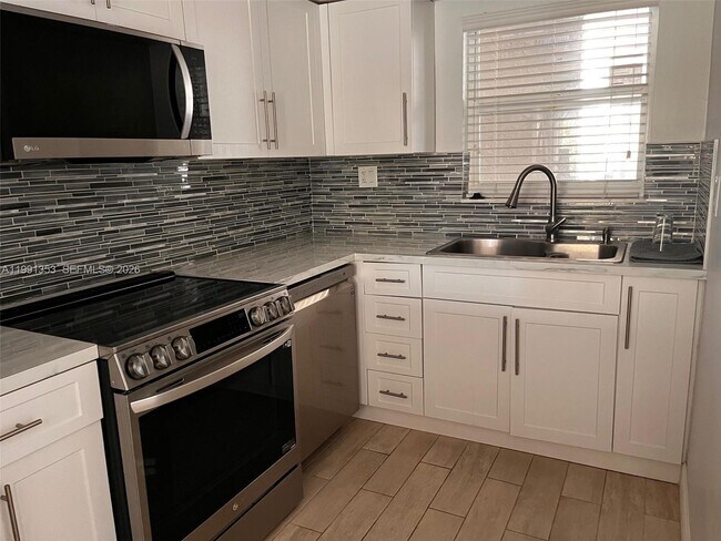 Foto del edificio - 210 NW 87th Ave