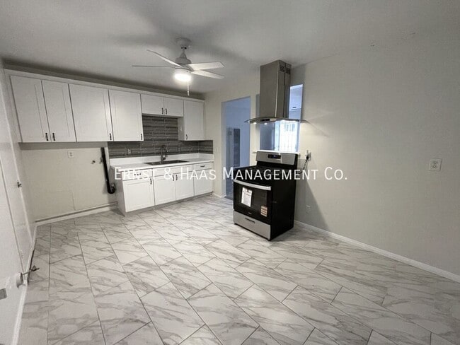 Foto del edificio - 6959 N Atlantic Pl