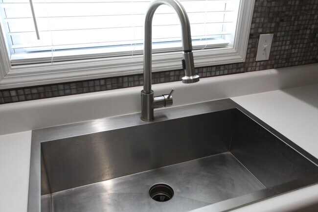 Foto del edificio - 1297 N Dean Rd