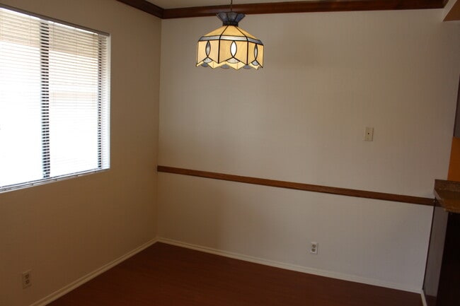 Building Photo - 2 bedroom/2 bath condo located in the Tang...