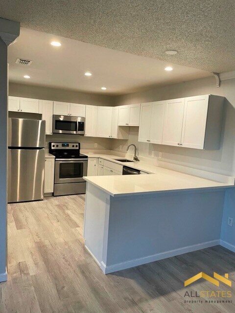 Building Photo - 67 Windtree Ln