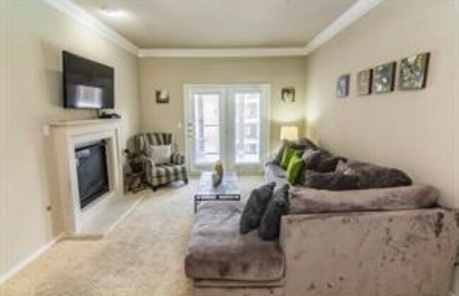 Foto del edificio - 2400 McCue Rd