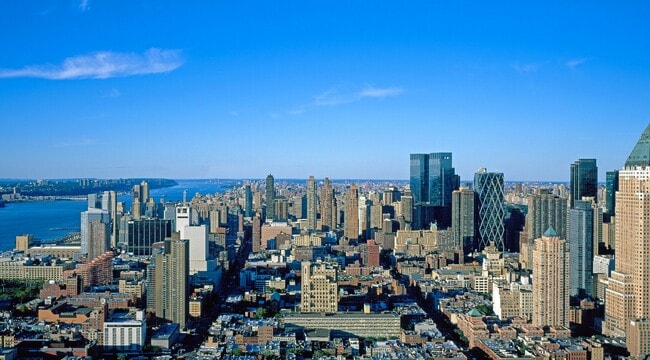 Building Photo - 450 W 42nd St