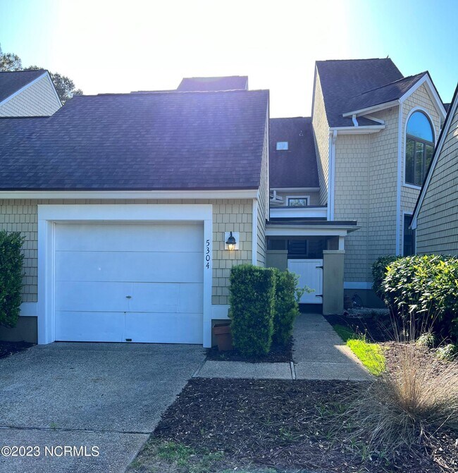 Building Photo - 5304 Villa Ct