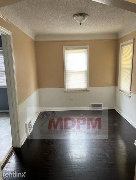 Building Photo - 3 br, 1 bath House - 19470 Prest St