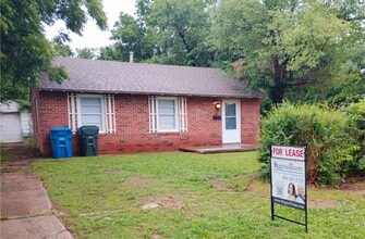 Building Photo - 504 E Curtis Dr