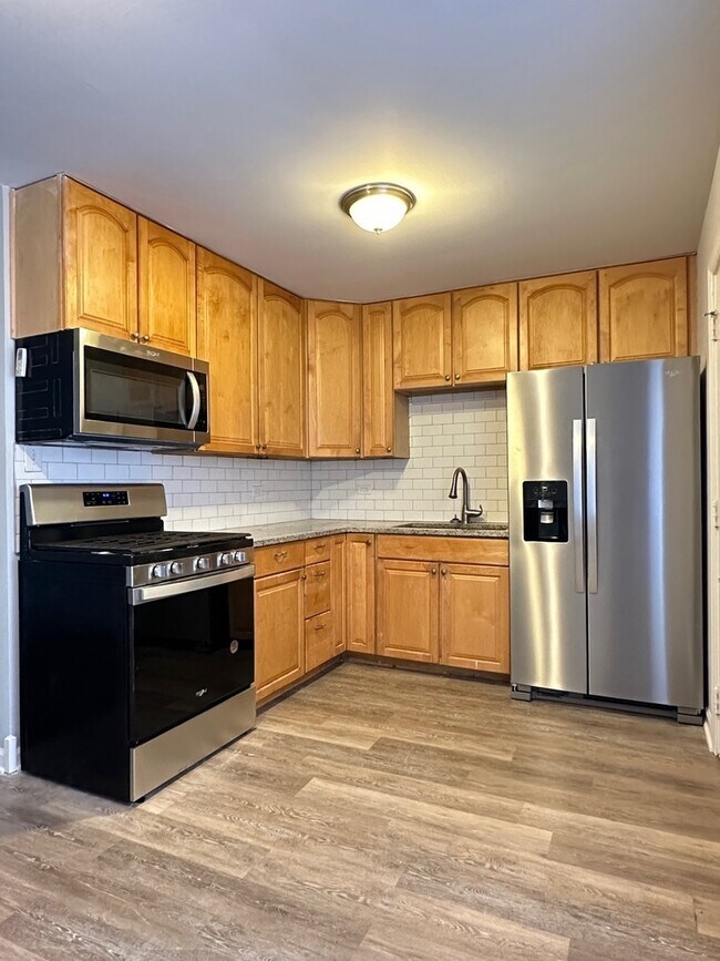 30 N Sycamore Ln, Glenwood, IL 60425 House Rental in Glenwood, IL