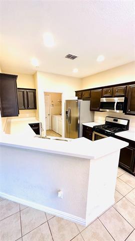 Foto del edificio - 8734 San Bernard St