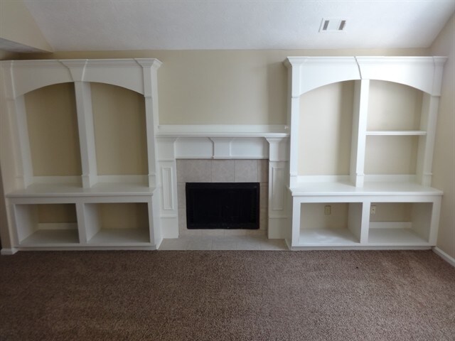 Building Photo - 201 Oak Vista Court