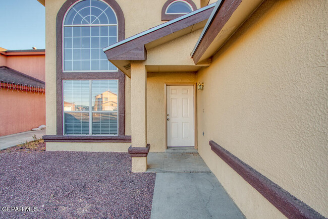 Building Photo - 14128 Tierra Leona Dr
