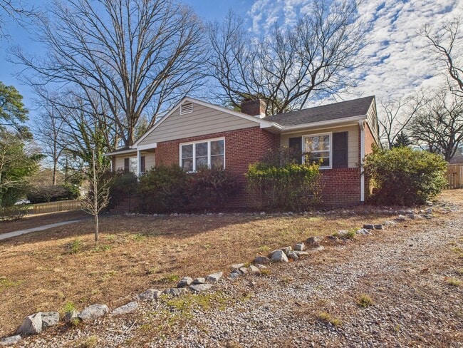 Building Photo - 6955 Navaho Rd