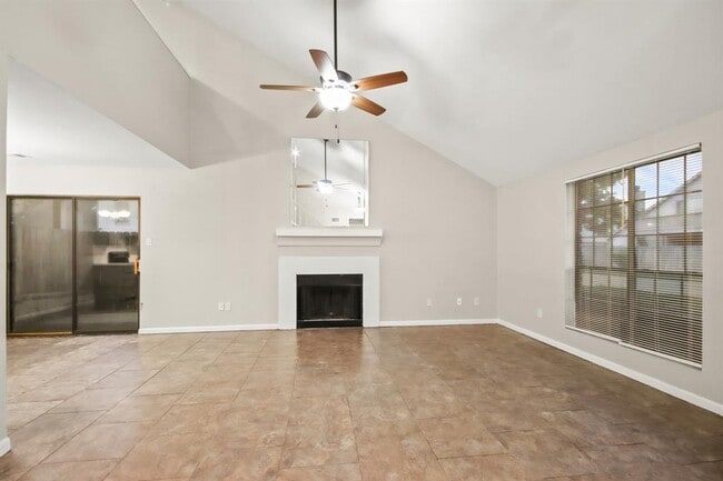 Building Photo - 7812 Theissetta Dr