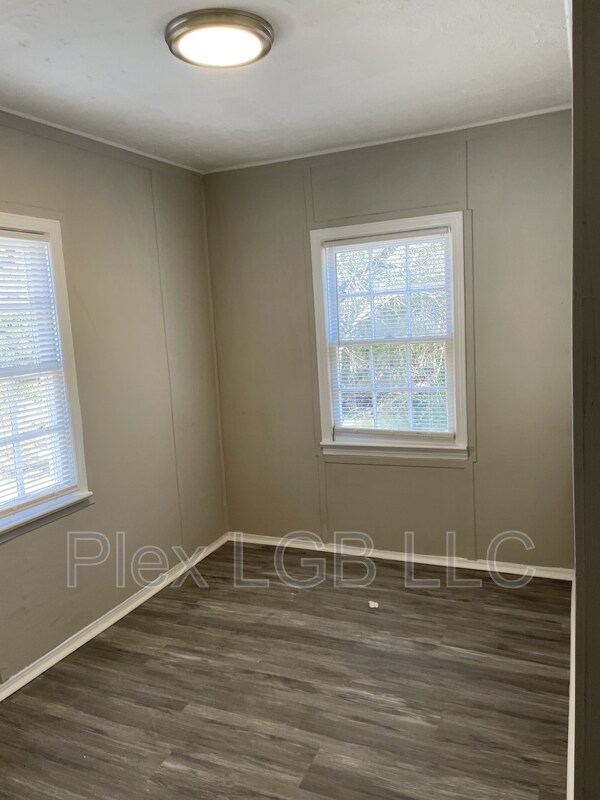 Foto del edificio - 112 Oak Ln