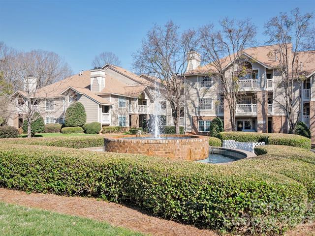 Foto del edificio - 5007 Sharon Rd