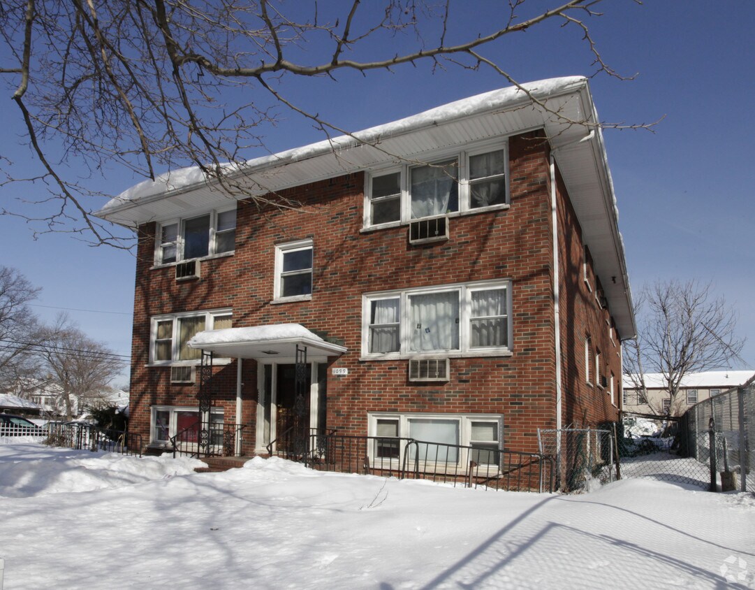 Building Photo - 1099 Mary St