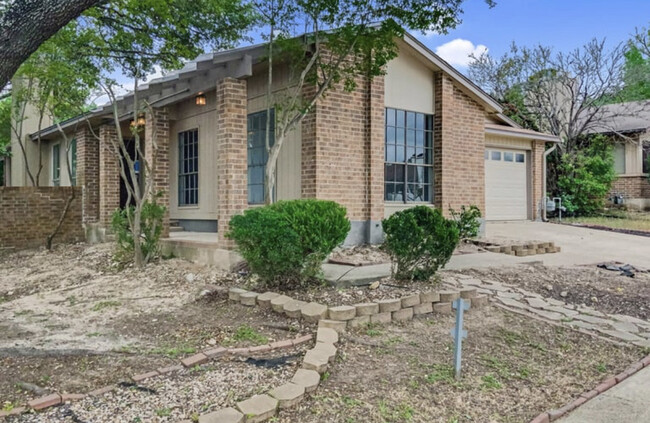 Building Photo - 106 Deerglen Ave