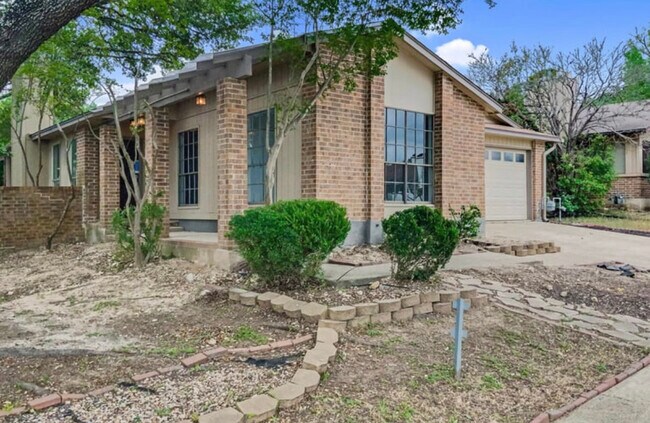 Foto del edificio - 106 Deerglen Ave