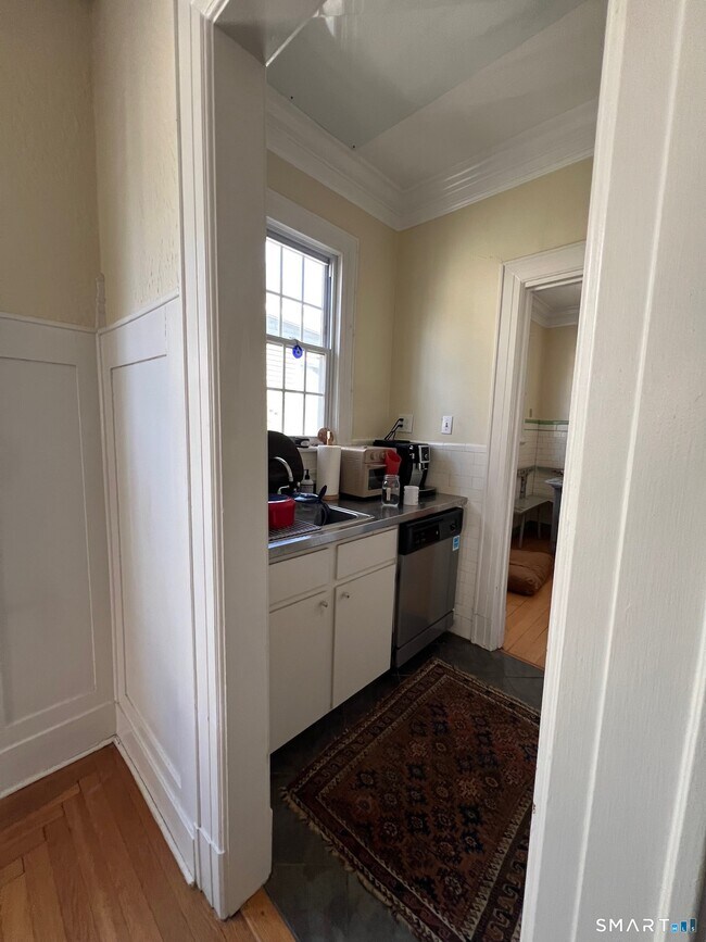 Building Photo - 826 Orange St