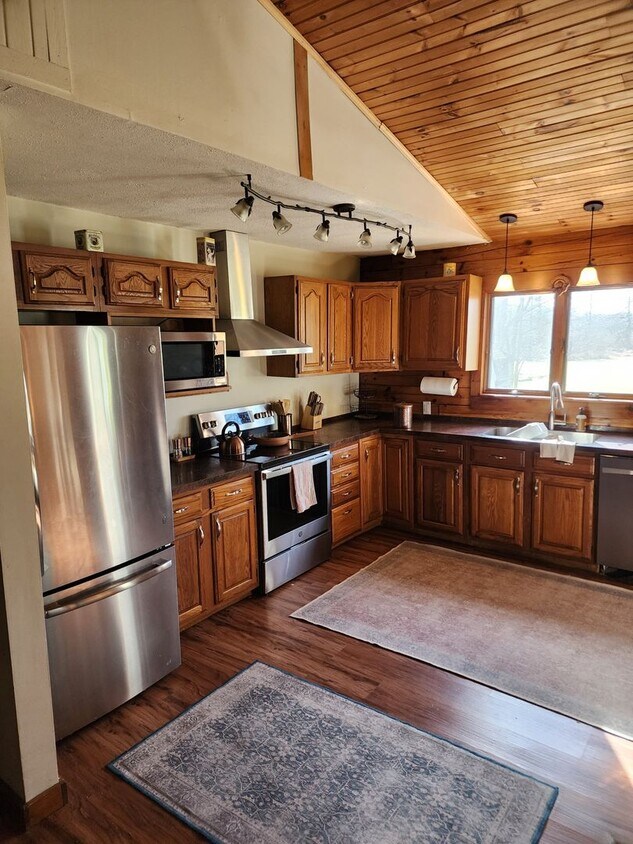 8894 Hills Rd, Manlius, NY 13104 House Rental in Manlius, NY