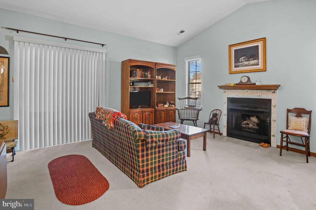 Primary Photo - 381 Redbud Ct