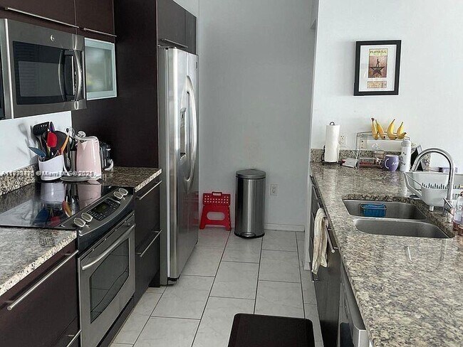 Building Photo - 951 Brickell Ave