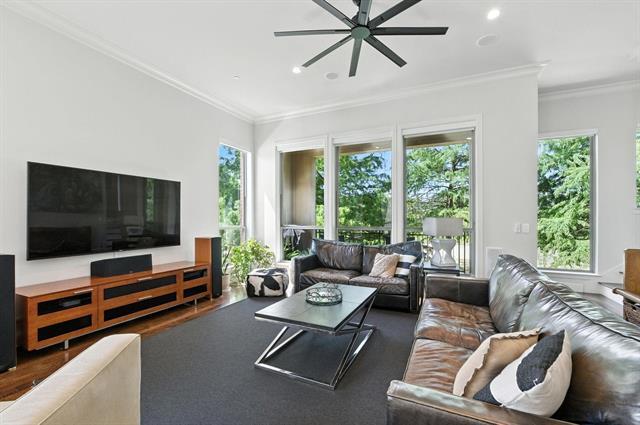 Foto del edificio - 101 Decker Dr