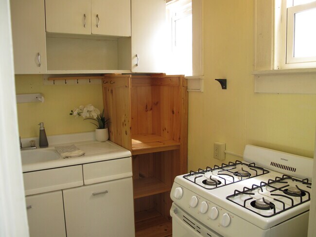 Foto del edificio - 311 Dryden Rd