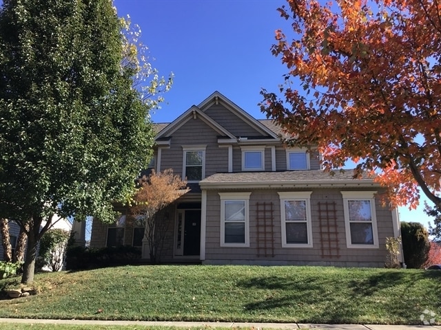 Building Photo - 270 Huntington Dr