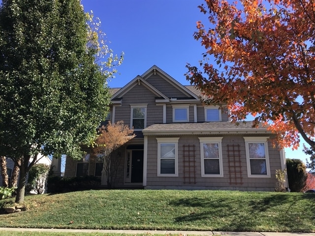 Foto principal - 270 Huntington Dr