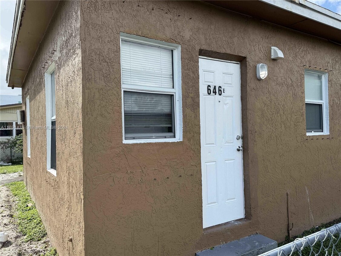 Primary Photo - 646 NW 14th Terrace