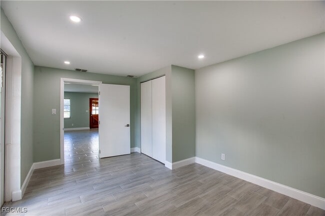 Building Photo - 348 Crestwood Ave