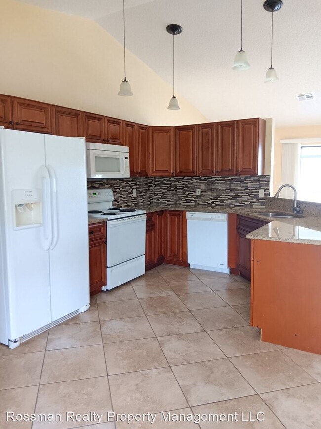 Building Photo - 3 br, 2 bath House - 4264 South Salford Blvd