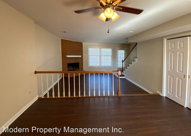 Building Photo - 2 br, 1.5 bath House - 161 S. Eagle Creek