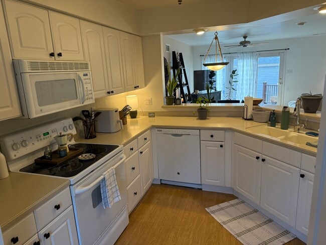 Foto del edificio - 5430 Oxford Dr