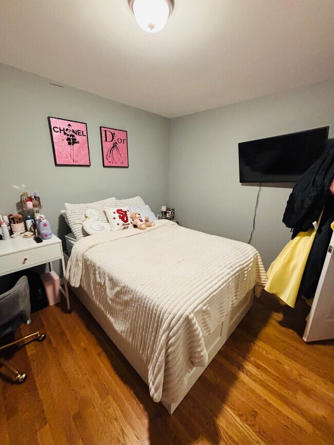 Foto del edificio - 28 Purdue Rd