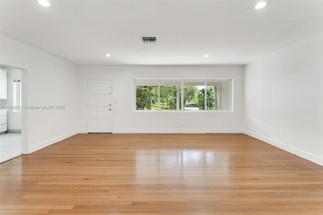 Foto del edificio - 4724 Orduna Dr