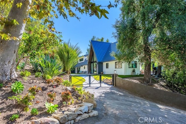Building Photo - 24301 Sylvan Glen Rd