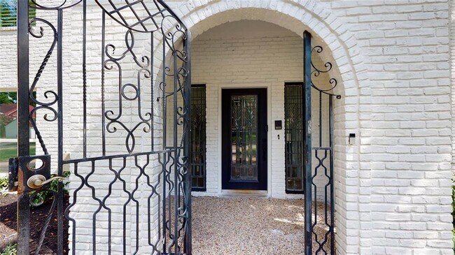 Building Photo - 1122 Ivy Wall Dr