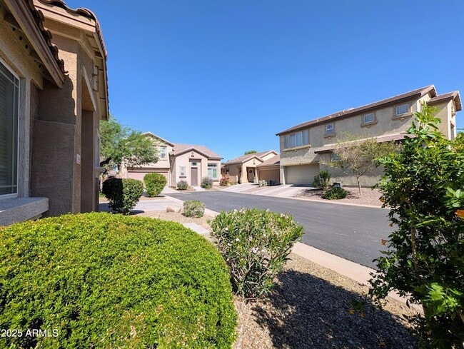 Building Photo - 3848 E Pollack St