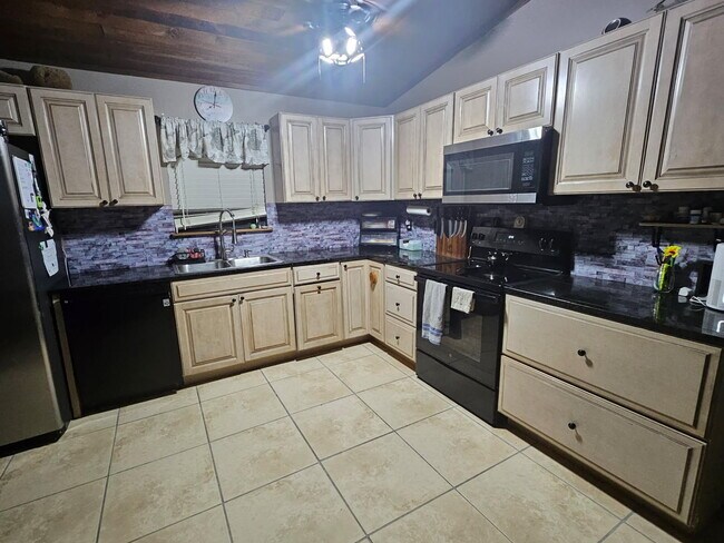 Foto del edificio - 29267 Cypress Dr