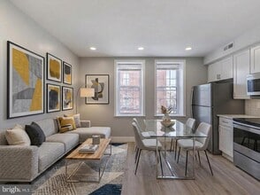 Building Photo - 672 N 19th St