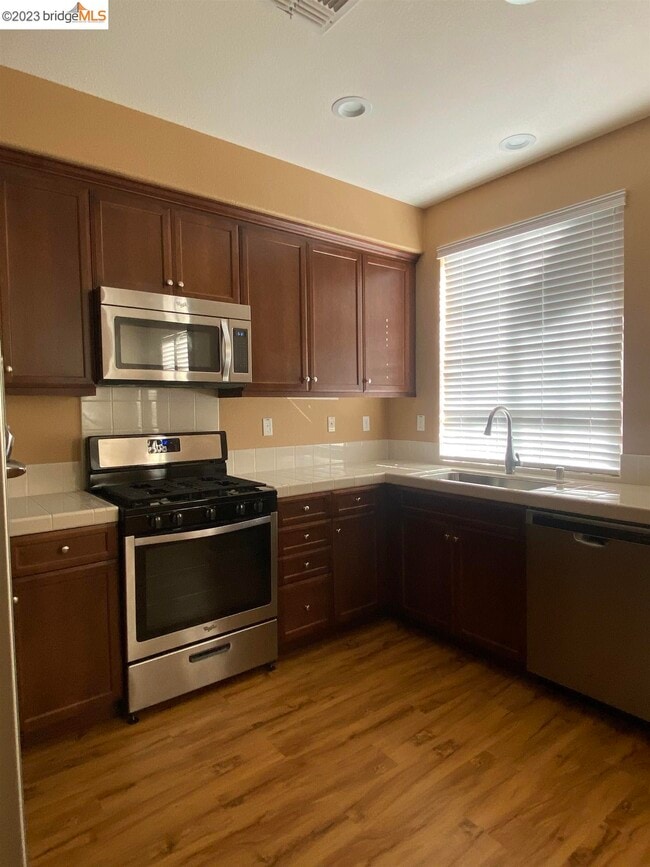 Building Photo - 787 King Palm Ln
