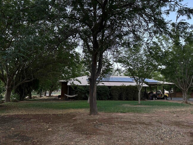 Building Photo - 1231 W 400 S