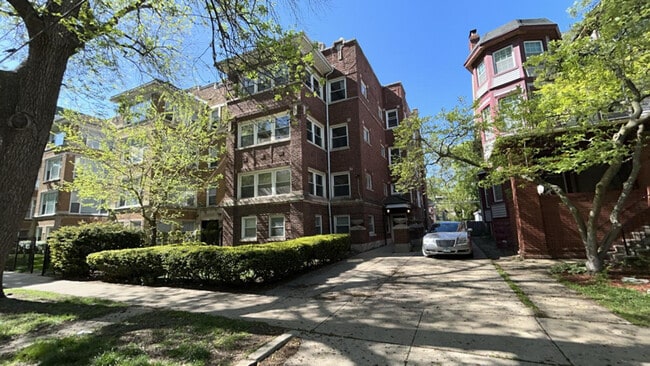 Building Photo - 1454 W Fargo Ave