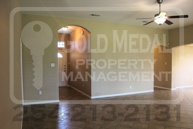 Building Photo - 409 W Little Dipper Dr
